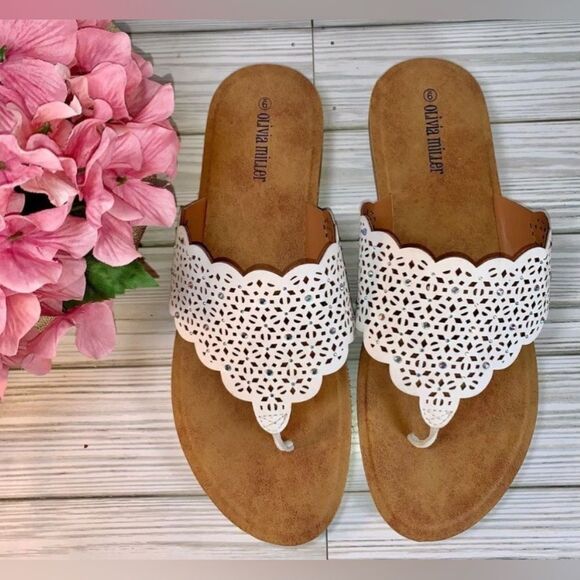 Olivia Miller White Hooded Rhinestone Slip On Sandals S:9 - Picture 4 of 12